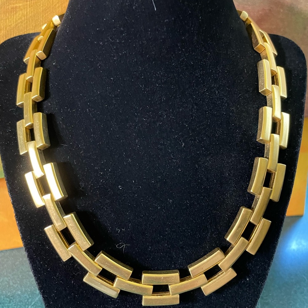 Vintage gold costume chunky retro necklace